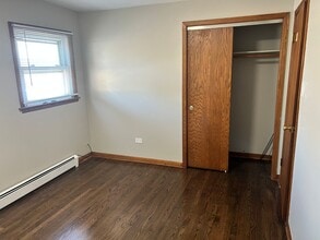 5645 W 63rd Pl in Chicago, IL - Building Photo - Building Photo