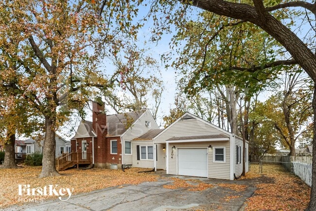 1204 Highgrove Rd in Grandview, MO - Building Photo - Building Photo