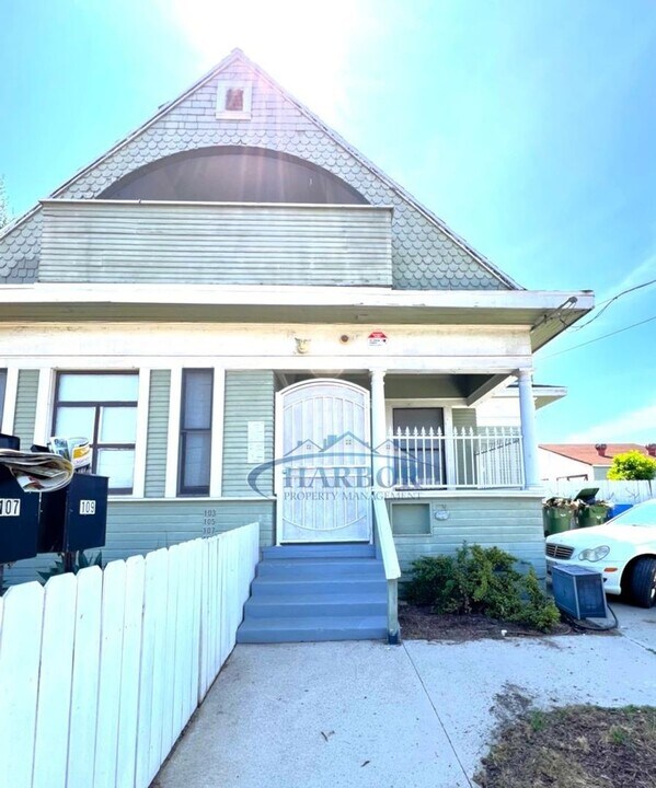 103 N Mesa St in Los Angeles, CA - Building Photo