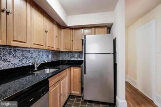 2212 Fairmount Ave in Philadelphia, PA - Building Photo - Building Photo