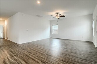 7213 Tonka Ln in Austin, TX - Building Photo - Building Photo
