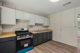 1 E Westover Dr in Tylertown, MS - Building Photo - Building Photo