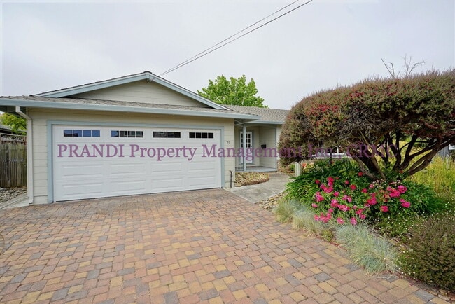 property at 21 Ebbtide Psge