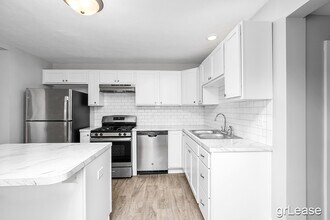 25 Seward Ave NW, Unit 1 in Grand Rapids, MI - Foto de edificio - Building Photo