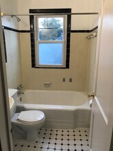 2425 Longview Ave SW in Roanoke, VA - Building Photo - Building Photo