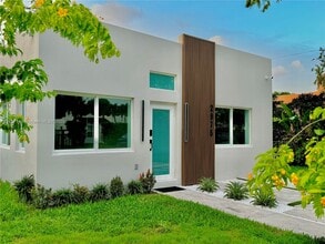 2975 SW 15th St in Miami, FL - Building Photo - Building Photo