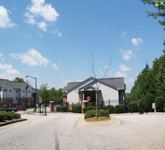 Summerdale Apartments! Welcome Home in Atlanta, GA - Building Photo - Building Photo