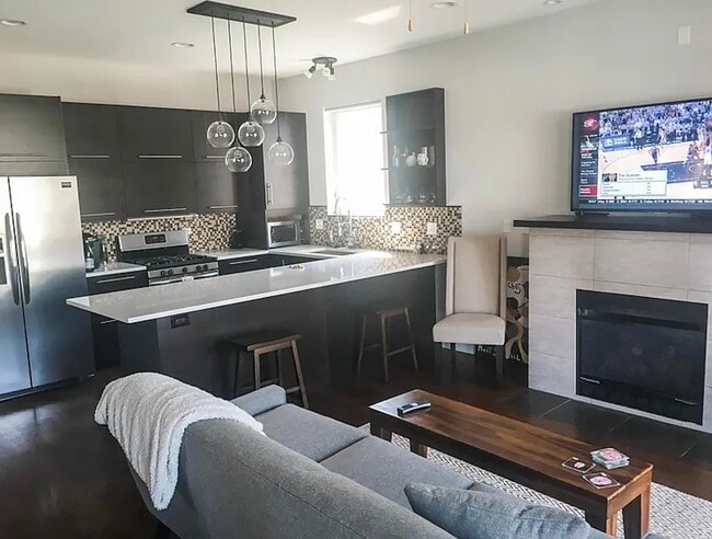 1916 N Kedzie Ave, Unit 1R in Chicago, IL - Building Photo - Building Photo