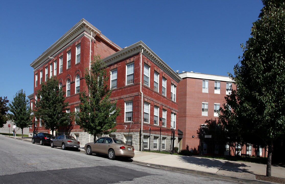 Franklin Square School Apartments in Baltimore, MD - Building Photo