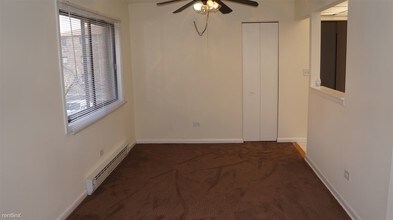 244 Klein Creek Ct-Unit -Apt 3C in Carol Stream, IL - Building Photo - Building Photo