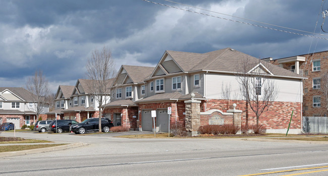 Towns at Sundowne in Guelph, ON - Building Photo - Primary Photo