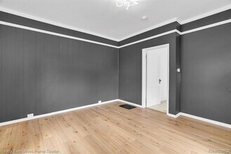 1217 Mansfield St, Unit 415 in Port Huron, MI - Building Photo - Building Photo