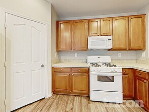 982 Eureka Dunes Ave in Henderson, NV - Foto de edificio - Building Photo