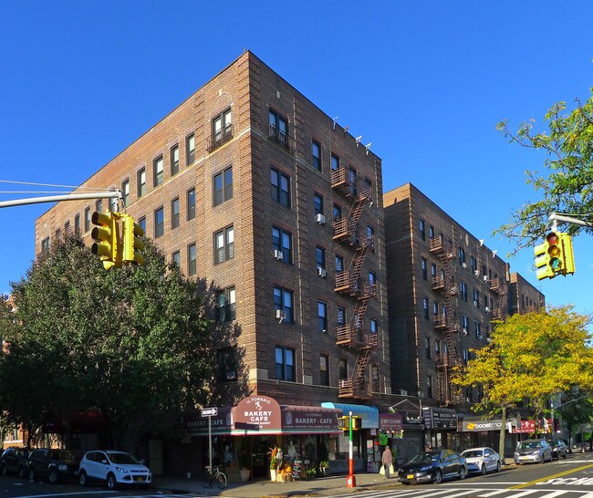 2724 30th Ave in Astoria, NY - Building Photo - Building Photo