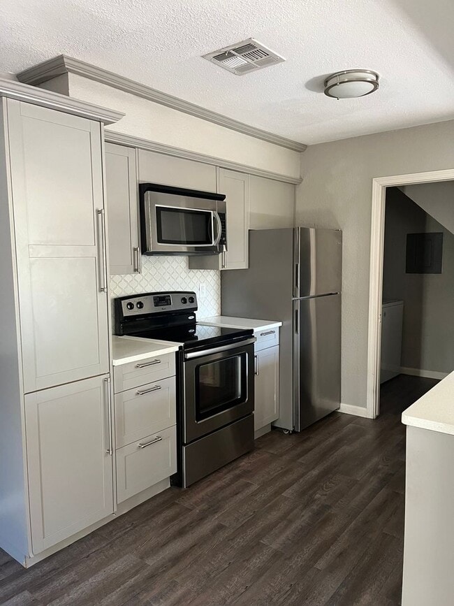 5616 Emerald Forest Dr in Austin, TX - Building Photo - Building Photo