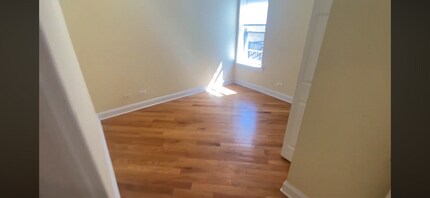 6947 N Oakley Ave, Unit 1 in Chicago, IL - Building Photo - Building Photo