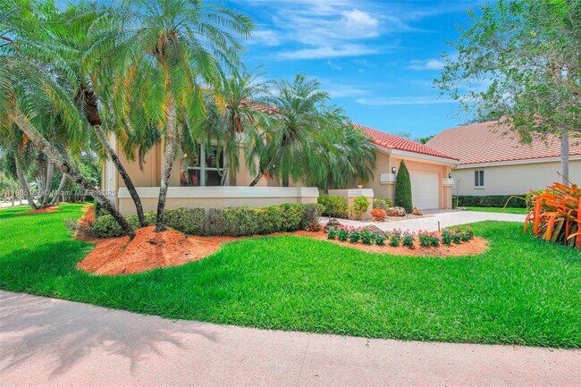 2651 Oakmont Dr in Weston, FL - Building Photo - Building Photo