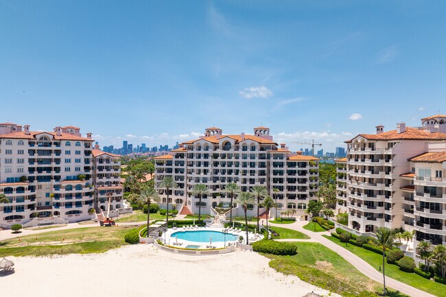 7744 Fisher Island Dr in Miami Beach, FL - Building Photo - Building Photo