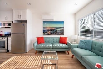 4727 W 18th St in Los Angeles, CA - Building Photo - Building Photo