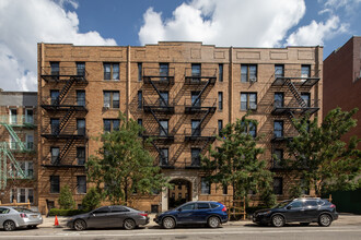 25-21 31 Avenue in Long Island City, NY - Foto de edificio - Building Photo