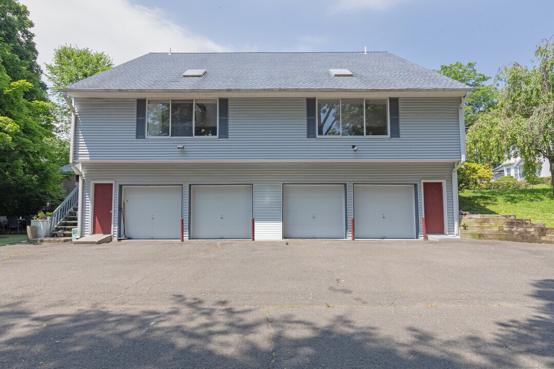 12 Beach St in Bethel, CT - Building Photo
