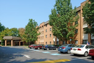 Homecrest House South in Silver Spring, MD - Building Photo