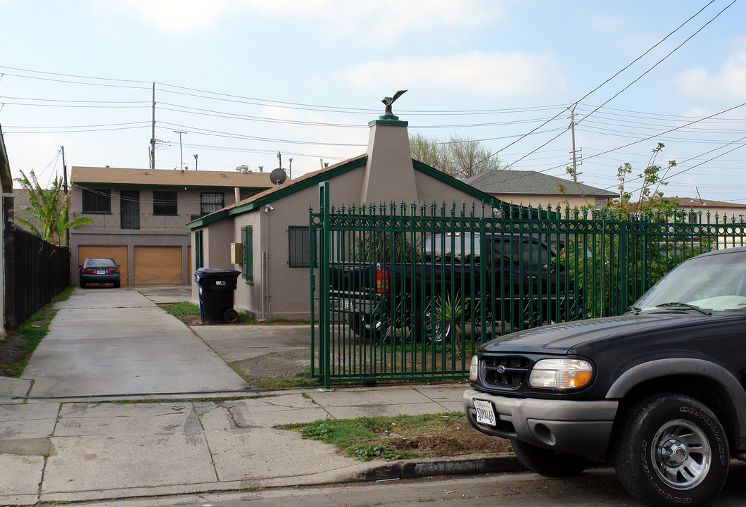 4010-4012 W 102nd St in Inglewood, CA - Building Photo