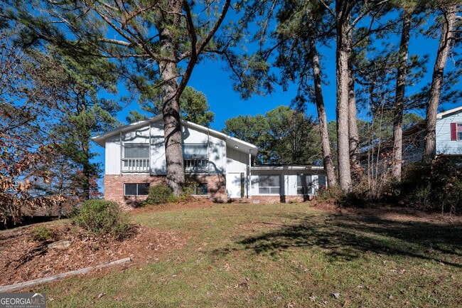 property at 1870 Sandgate Cir SW