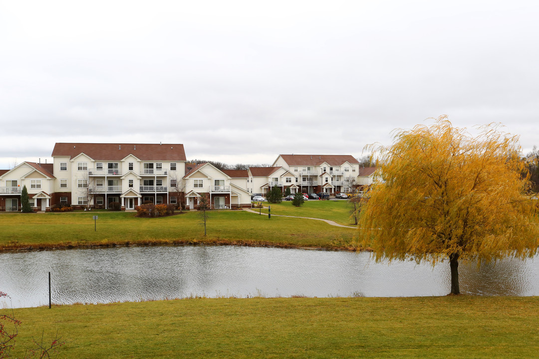 The Paths of Walnut Ridge in Woodstock, IL - Building Photo