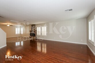 8213 Calico Wind St in Las Vegas, NV - Building Photo - Building Photo