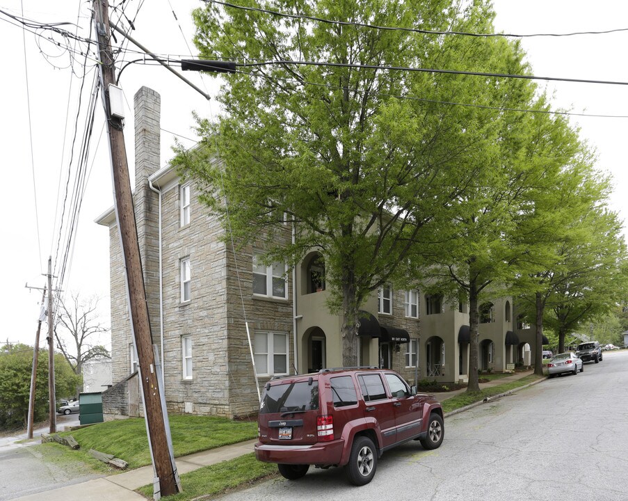 801 East North in Greenville, SC - Foto de edificio