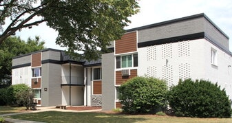329 Kimbell Ave in Elmhurst, IL - Building Photo