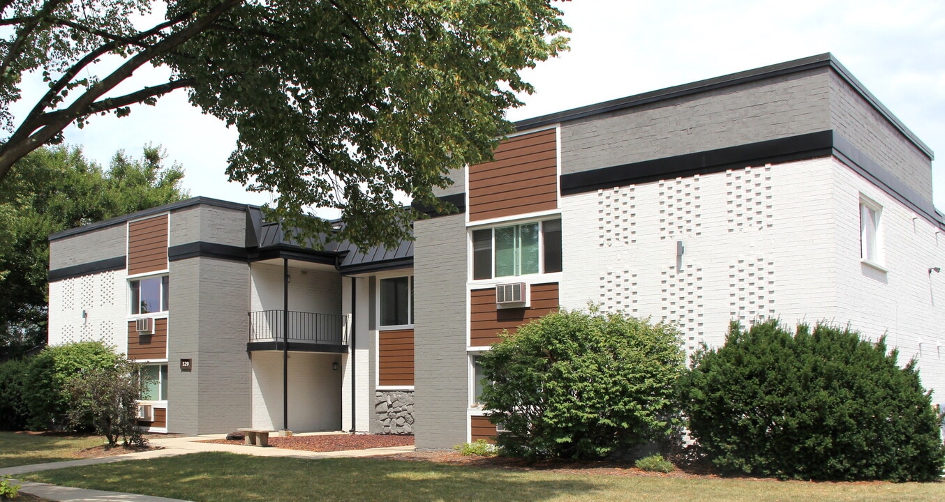 329 Kimbell Ave in Elmhurst, IL - Building Photo