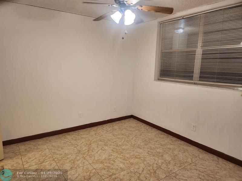 5830 NW 64th Ave in Tamarac, FL - Building Photo