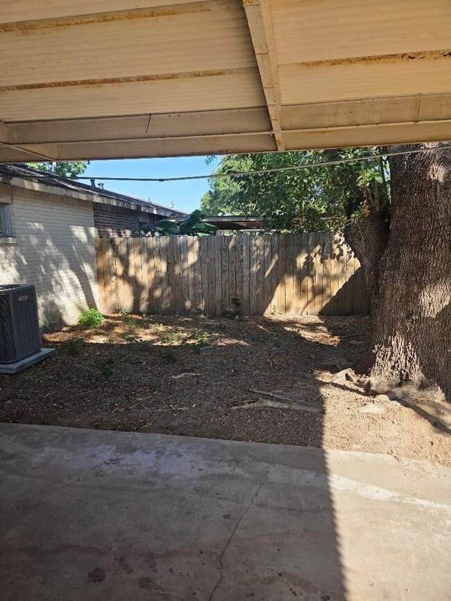 property at 2000 Bahama Dr