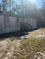 119 Davis St in Interlachen, FL - Building Photo