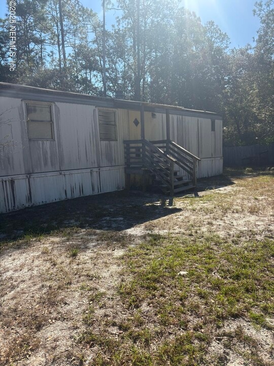 119 Davis St in Interlachen, FL - Building Photo