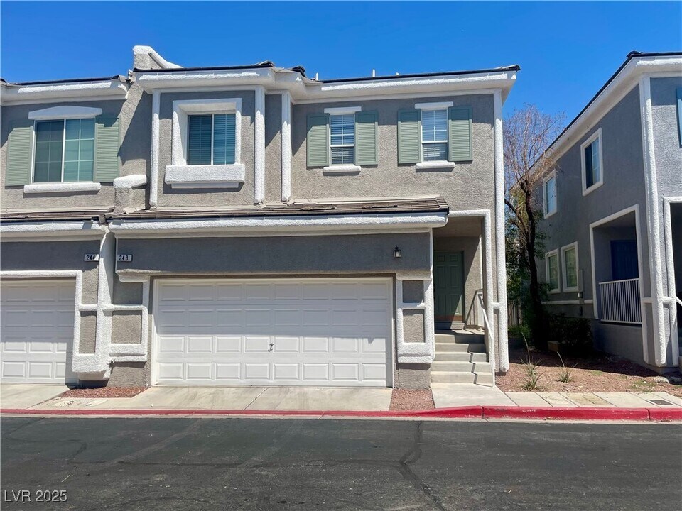 248 Hopeful Ridge Ct in Henderson, NV - Foto de edificio