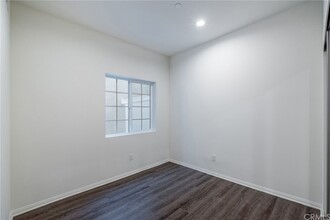 851 E Washington Blvd in Pasadena, CA - Foto de edificio - Building Photo