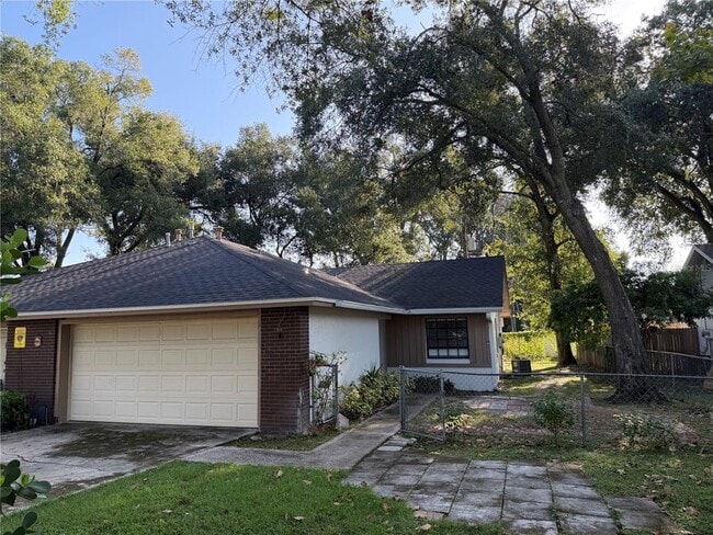property at 445 Lakeside Pl
