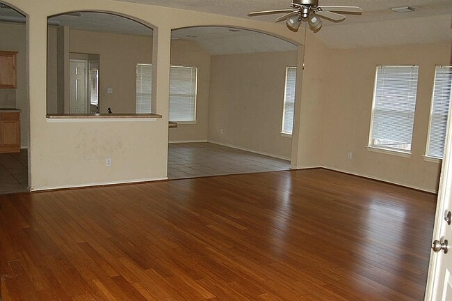 22023 Thorngrove Ln in Spring, TX - Building Photo - Building Photo