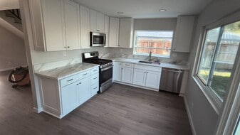 112 S Birchwood St in Anaheim, CA - Building Photo