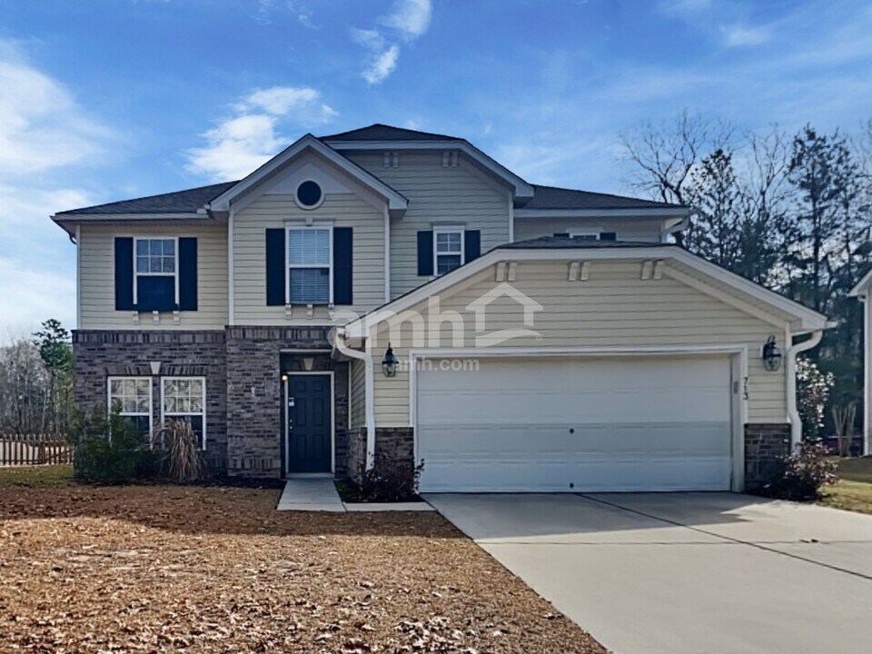 713 Professor Dr in Ladson, SC - Foto de edificio