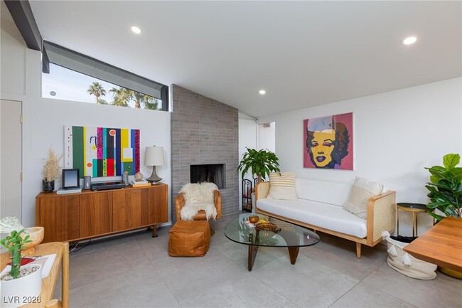 property at 1607 Pawnee Dr