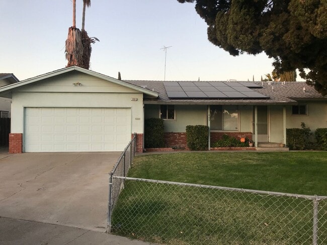 property at 409 Curtwood Ct