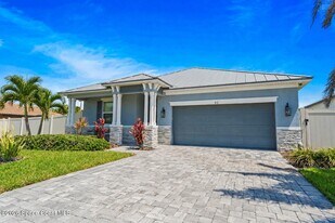 82 Hubble Ln in Satellite Beach, FL - Building Photo