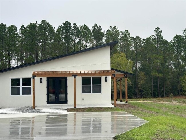 property at 17951 SE 62 St