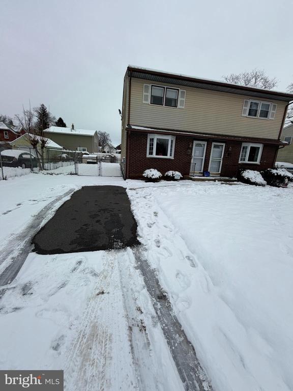 property at 122 Annabelle Ave