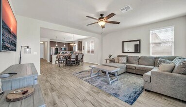 17255 W Cavedale Dr in Surprise, AZ - Building Photo - Building Photo