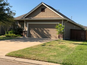 4307 Addison Ct in College Station, TX - Foto de edificio - Building Photo